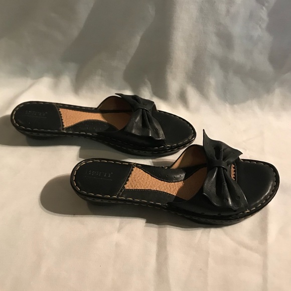 Size 9/40 1/2 Women’s Born Black Bow Sandals - Picture 3 of 8